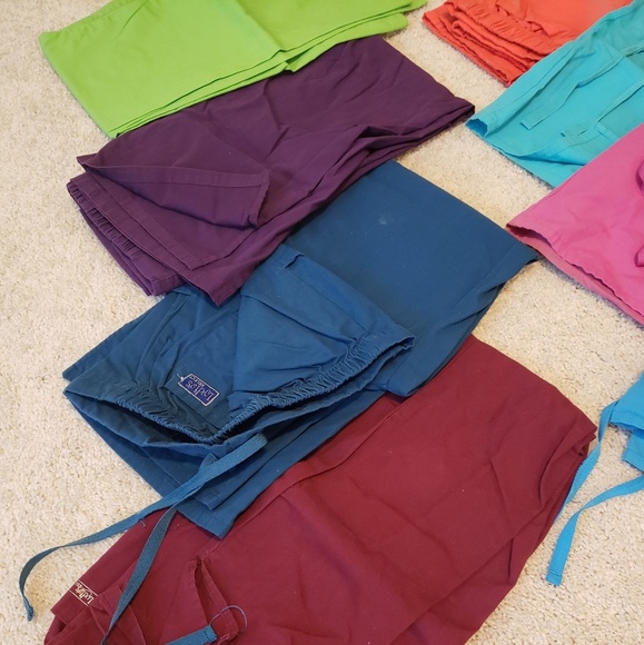 Lot of 9 scrub pants s/xs - Picture 3 of 4